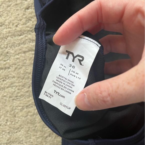 TYR Bathing Suit - Picture 4 of 8